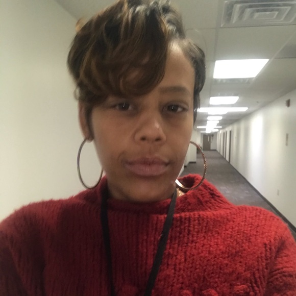 Meet your Posher, Michelle - Picture 1 of 1